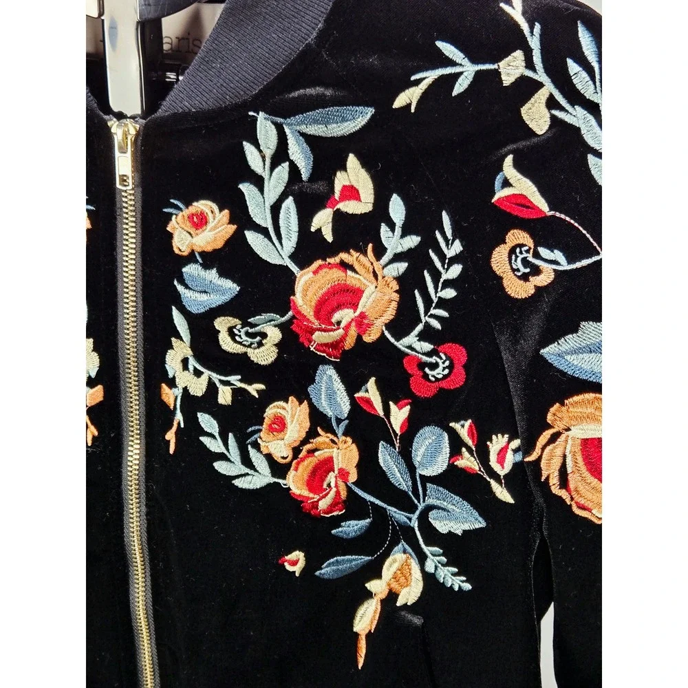 Women's Lucy Paris Size Medium Velvet Floral Embroidered Bomber Jacket‎ Boho